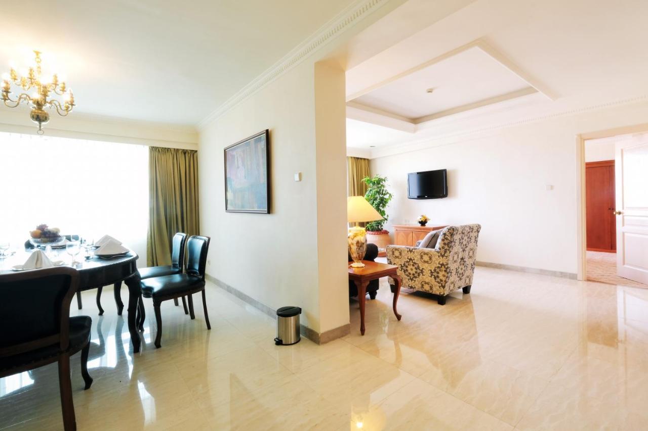 Aryaduta Makassar Exterior foto