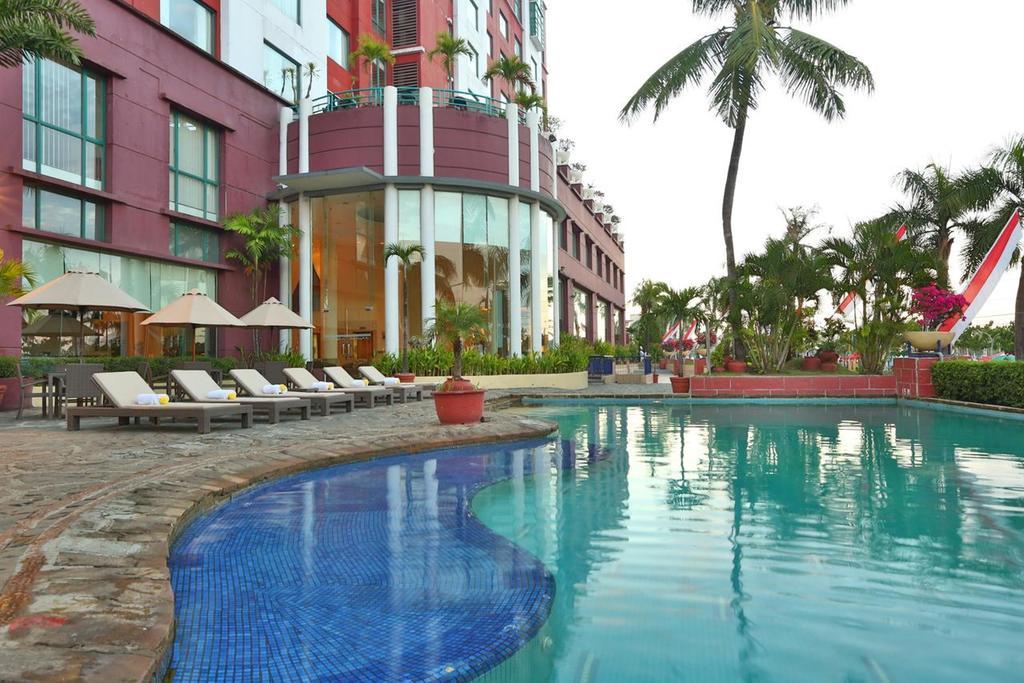 Aryaduta Makassar Exterior foto